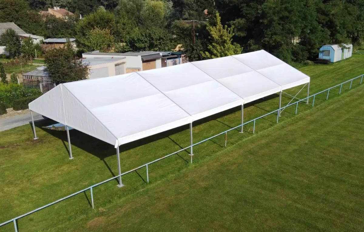 Stan 10m x 20m a více