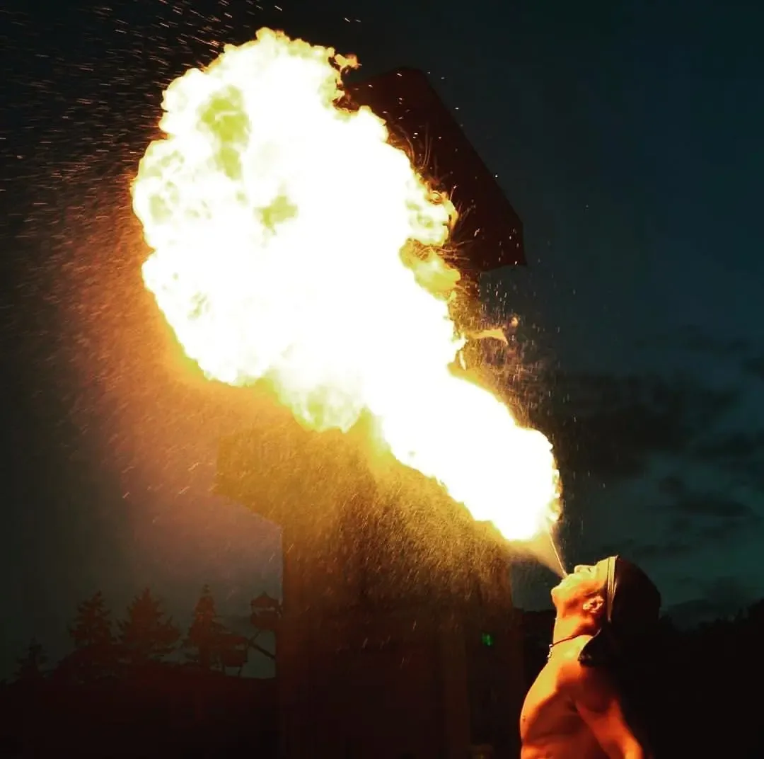 Vuurshow in Aken