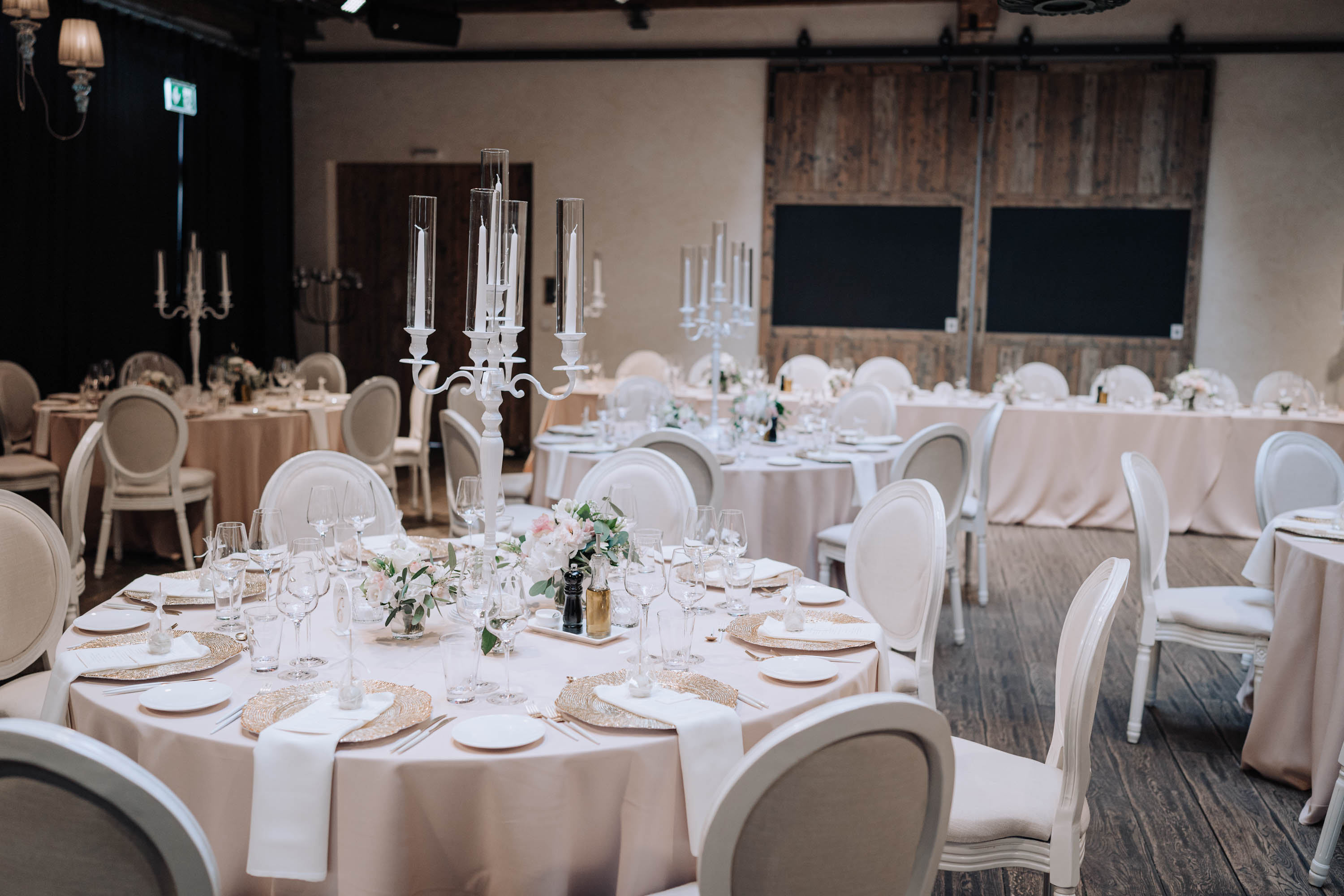 Dekoration & Floristik – Vasen, Kerzenhalter & Blumenschmuck
