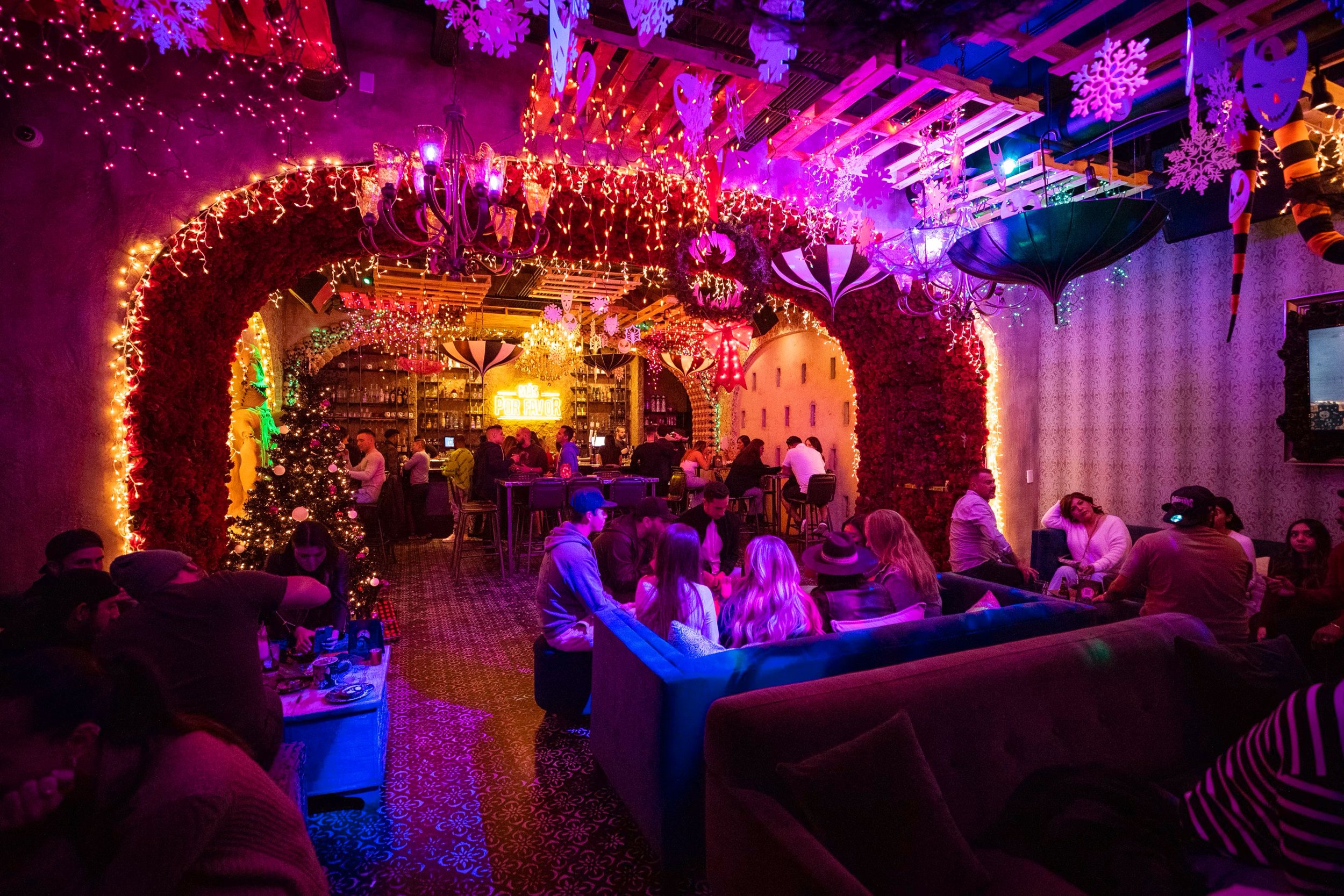 Holiday & Themed Event Installation Service