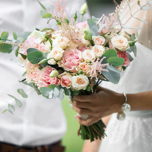 Romantic Pink & Champagne Bouquet Design
