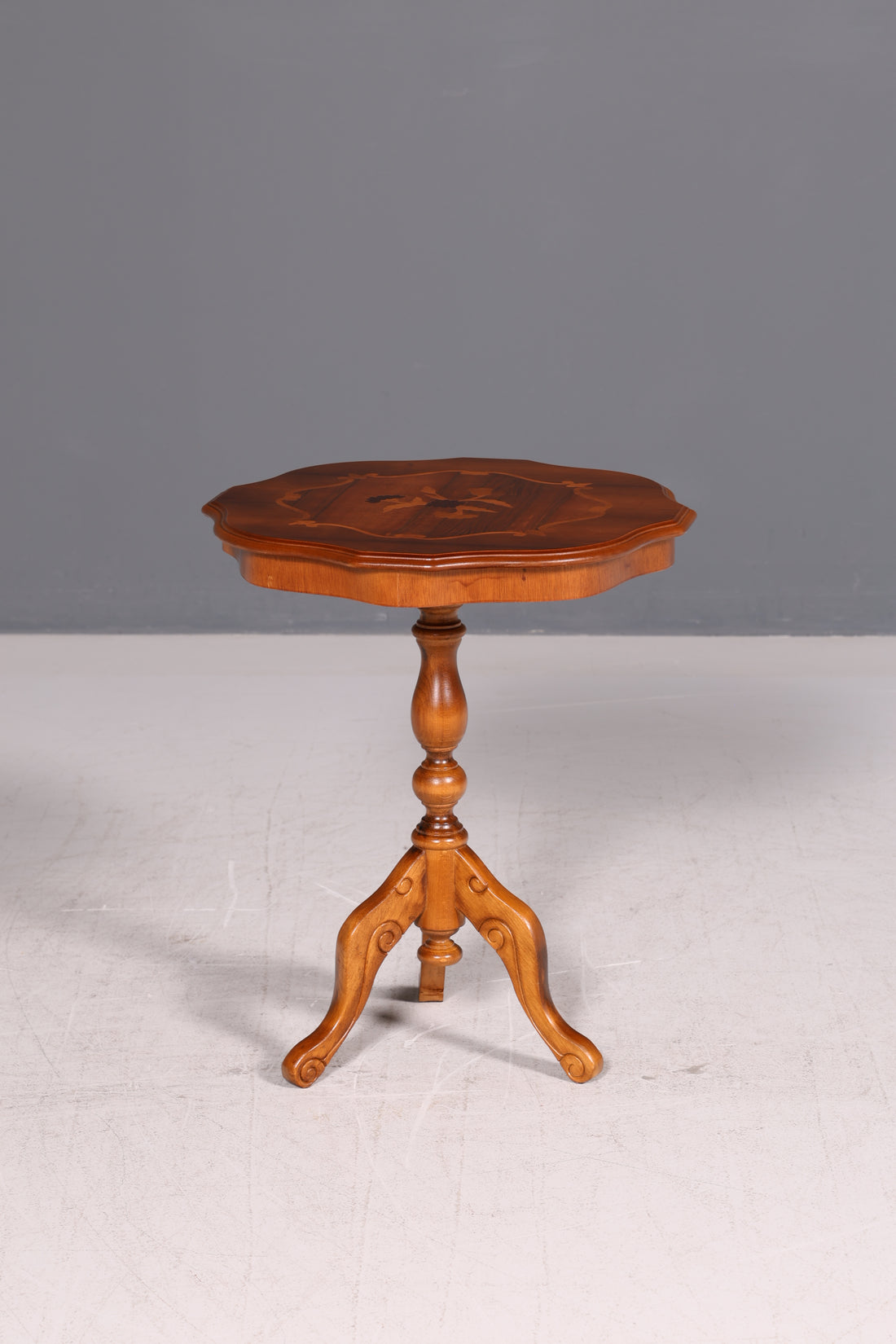 Beistelltisch im Antik Stil Barock Ablagetisch Intarsien Beistelltisch Vintage Holz