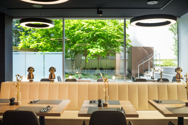 MOOONS Restaurant