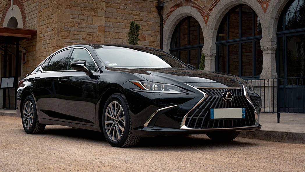 Sedan Lexus ES300h (2 places)