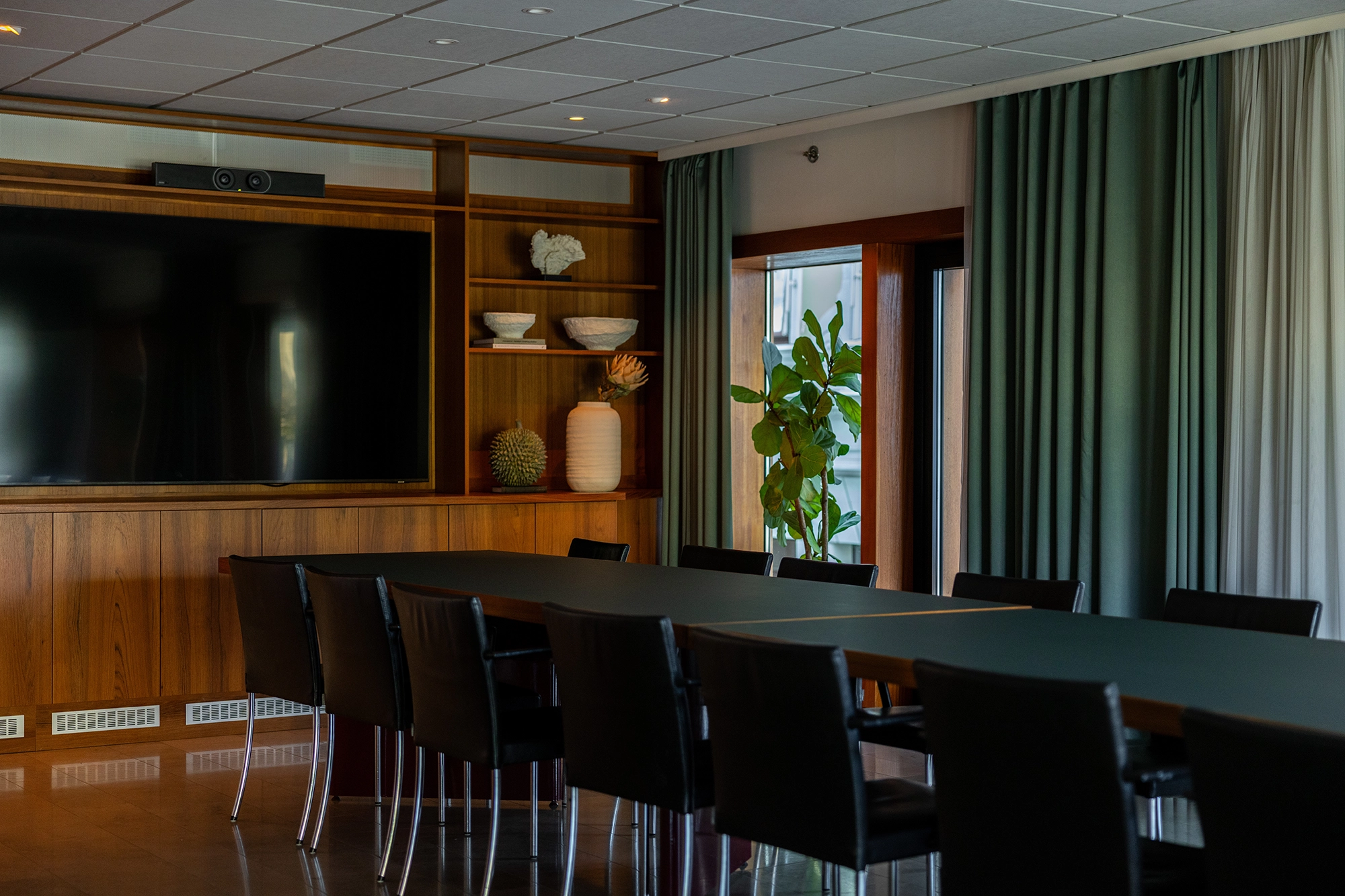 Restaurant & Bar at Avalon Hotel