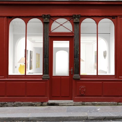 Location d'une galerie élégante façade dans le 3ème