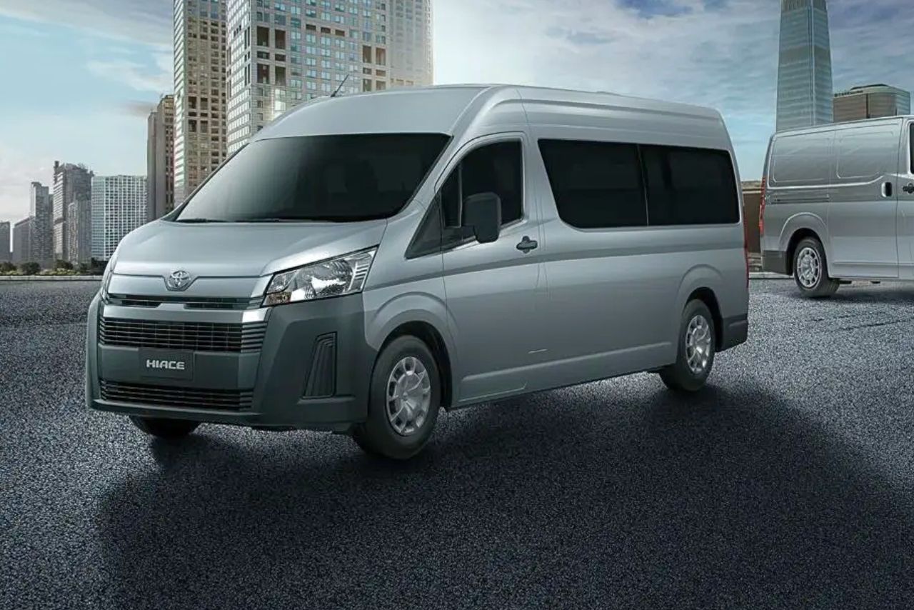 13 Seats Toyota Hiace