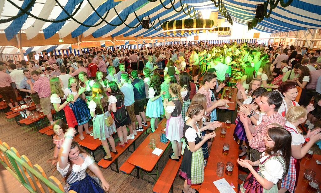 Festzeltbetrieb & Zeltverleih