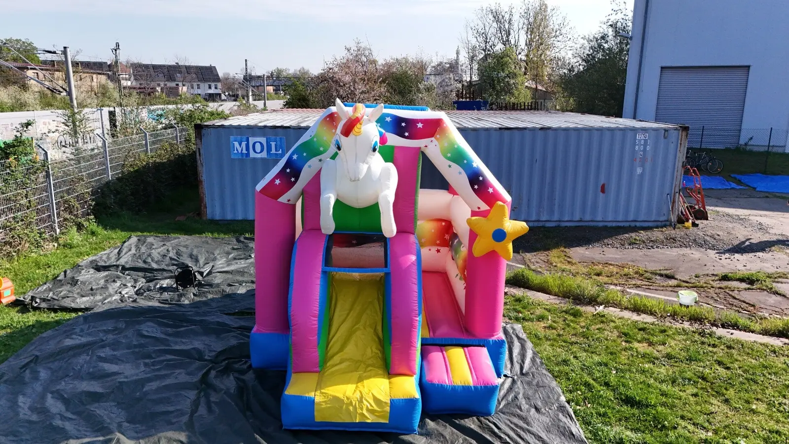 Einhorn mit Rutsche – kompakt