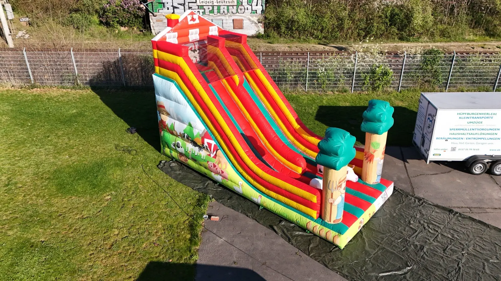 Bauernhof mit Rutsche