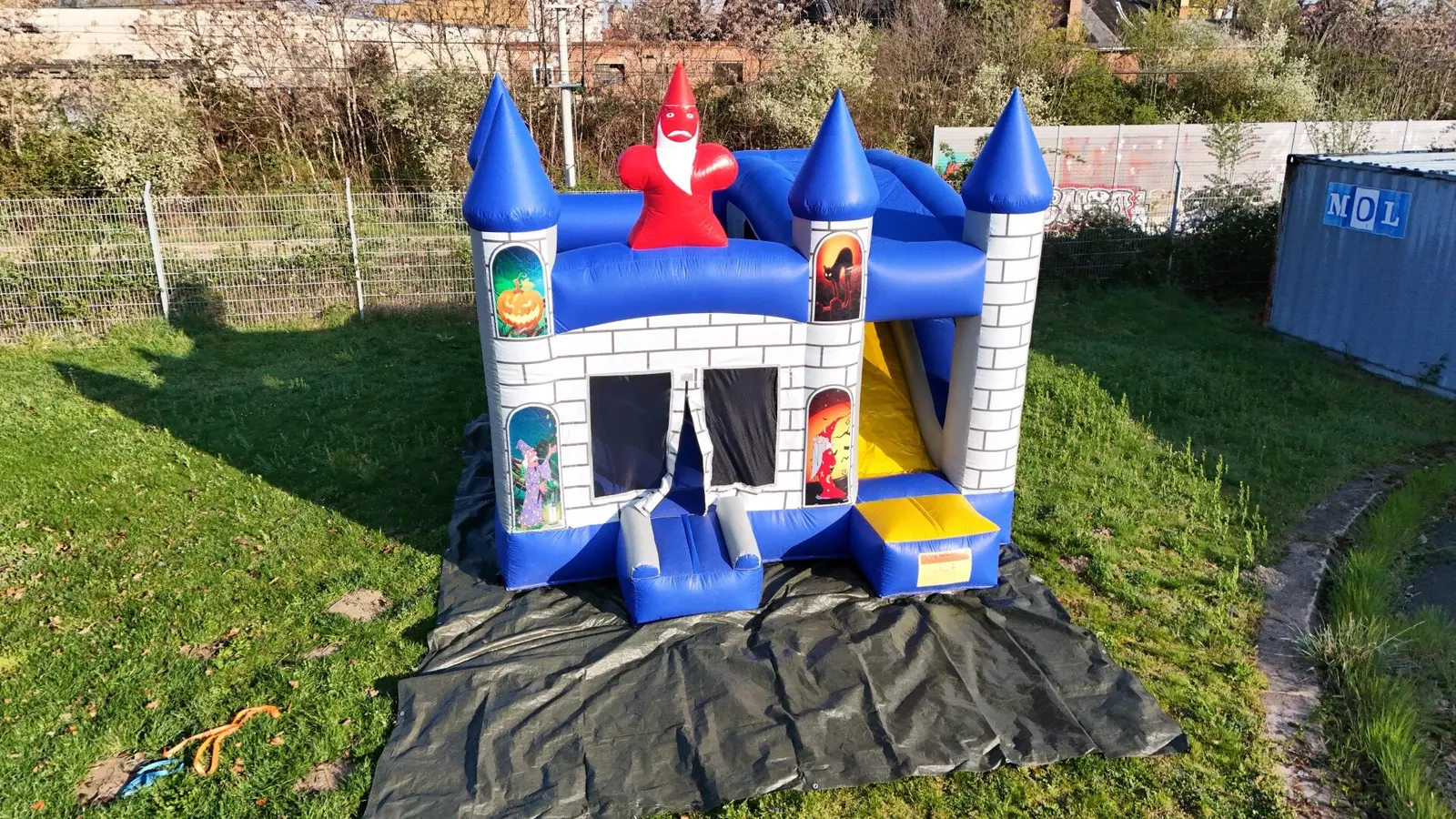 Zauberer mit Rutsche