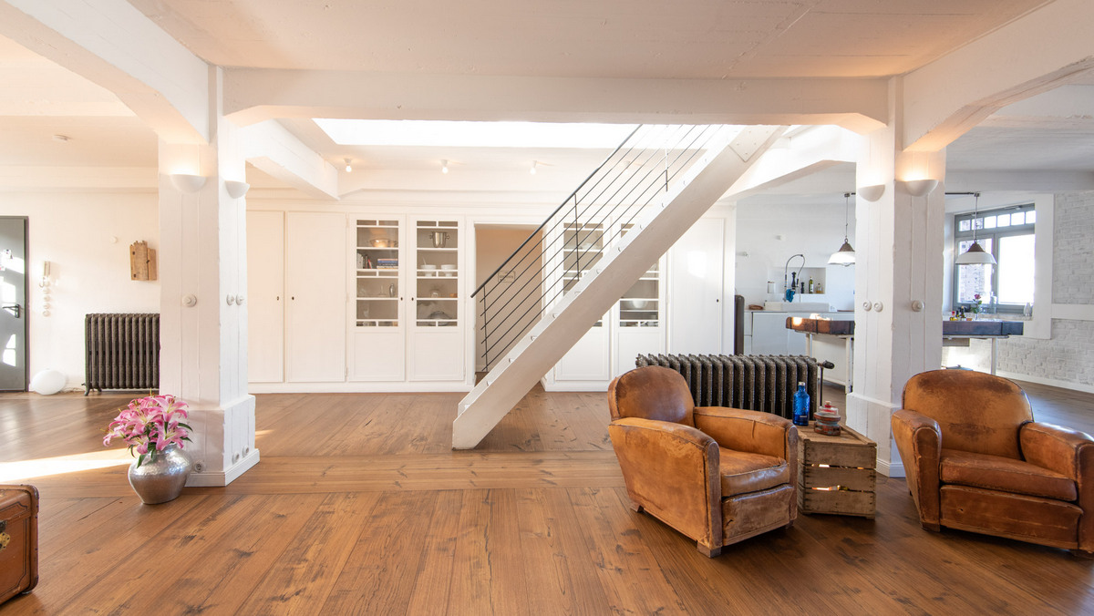 THE LOFT