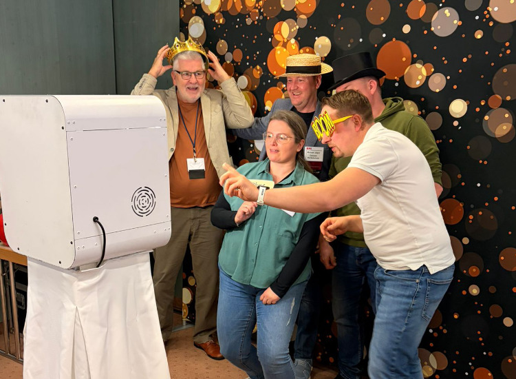 Fotobox Premium – mit Hintergrund