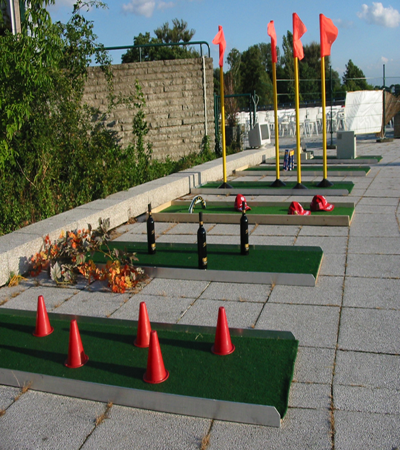 Minigolf (inkl. Schläger & Bälle)