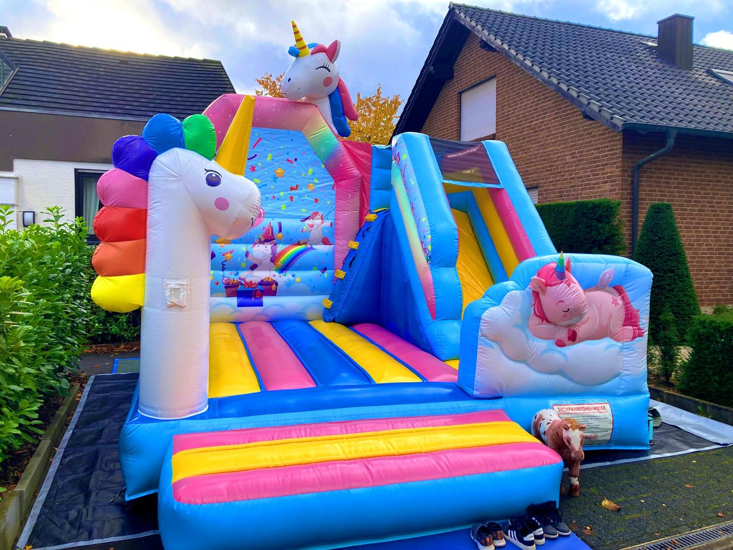 Hüpfburg Einhorn mit Rutsche