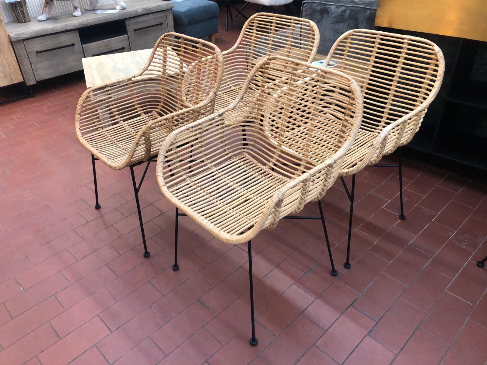 4er Set Rattan Stühle mit Metallgestell
