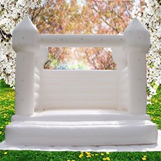 Hüpfburg Hochzeit Pastellweiß