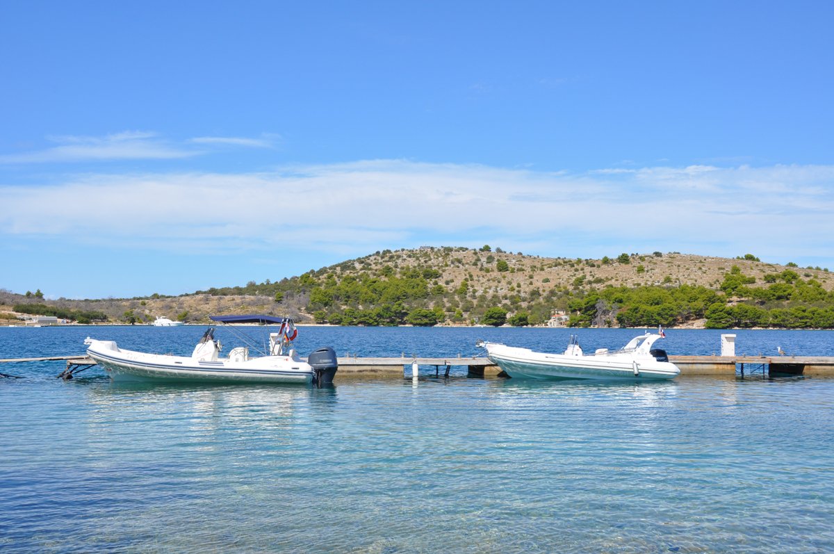 Charterboot (Motorboot / Schlauchboot mieten)