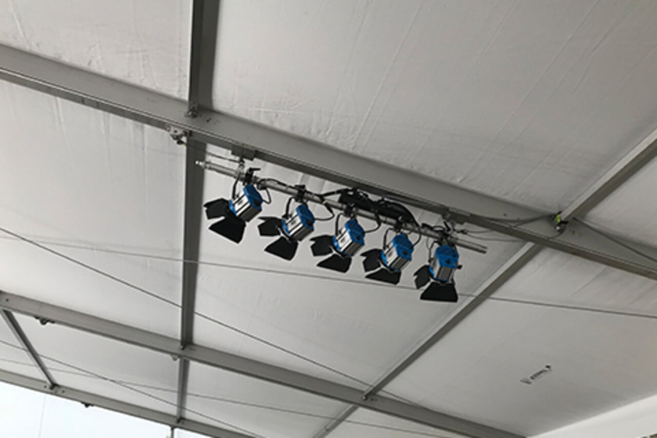 Heizung und Lichttechnik für Messezelte