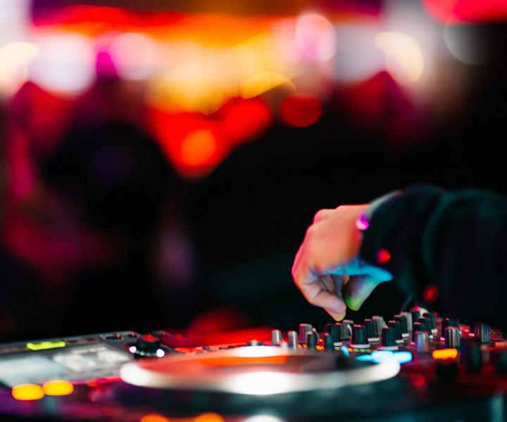 DJ SET
