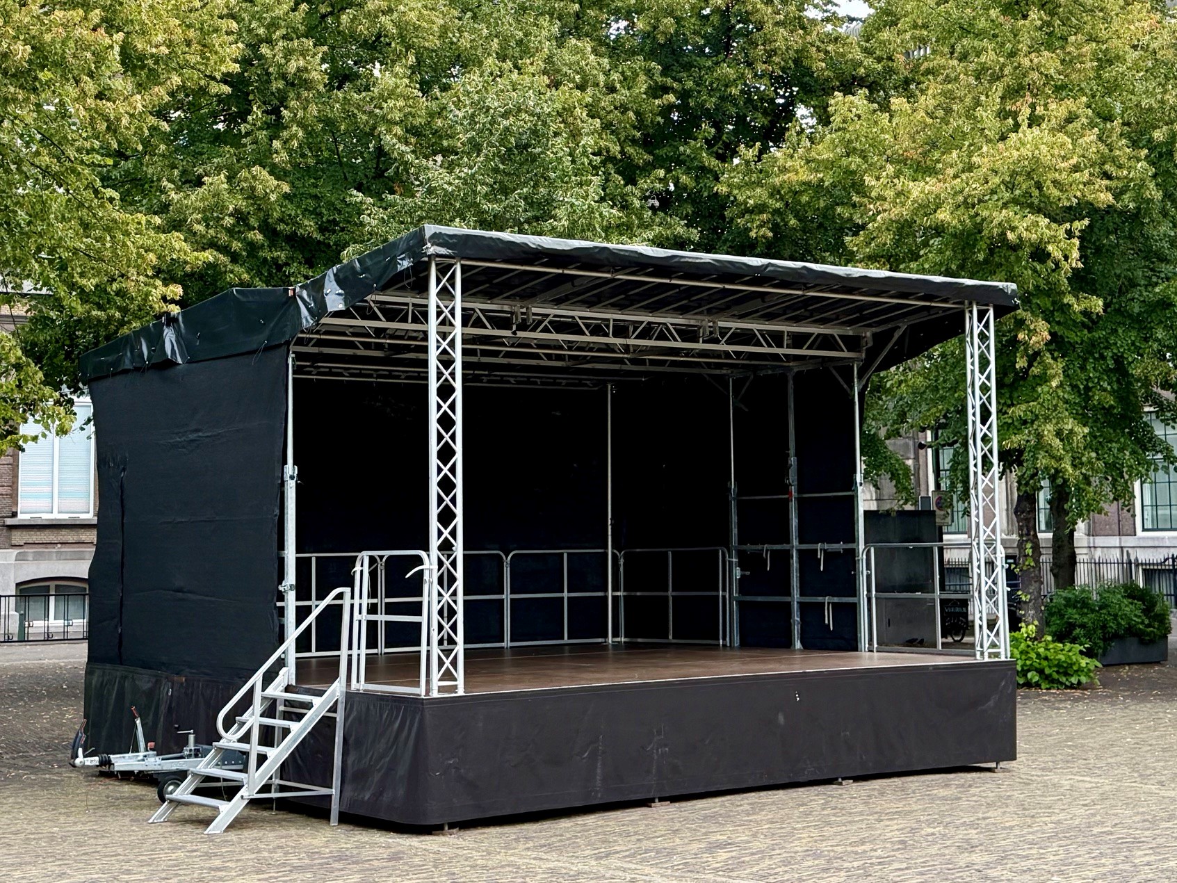Overdekt Podium L