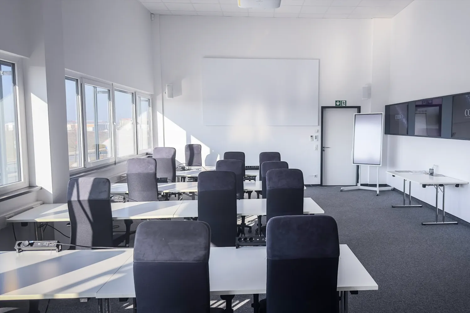 Academy mieten