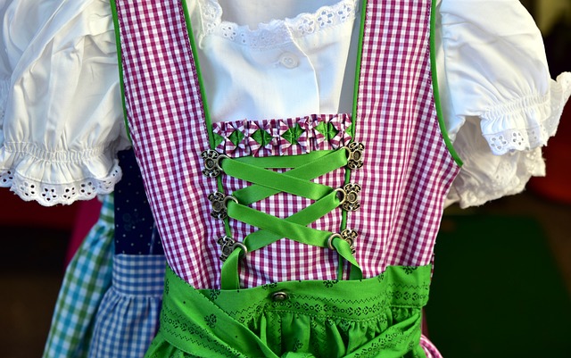 Set 5 – Dirndl & Schürze
