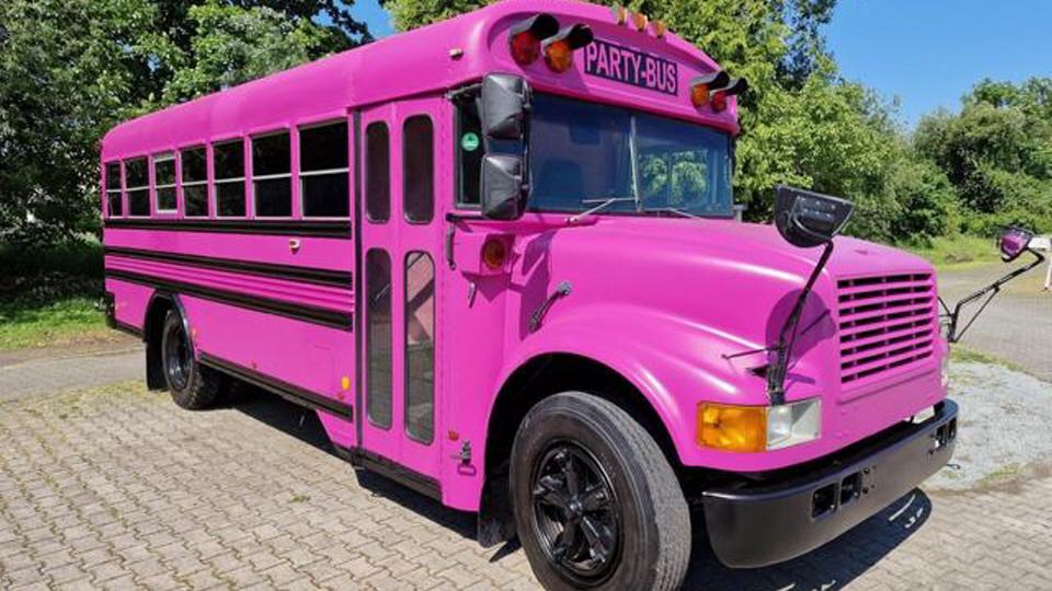 Pinker Partybus