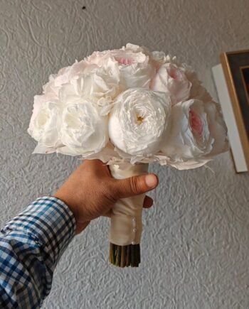 Ramo de novia preservado con peonias Blancas