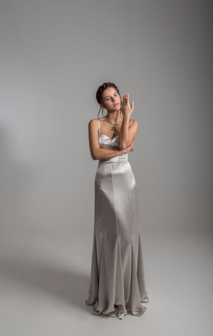 VESTIDO DE SATÉN CHAMPAGNE / ATENEA