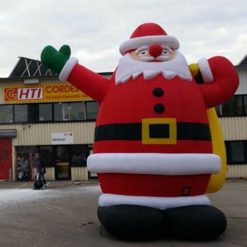 Aufblasbaren Weihnachtsmann
