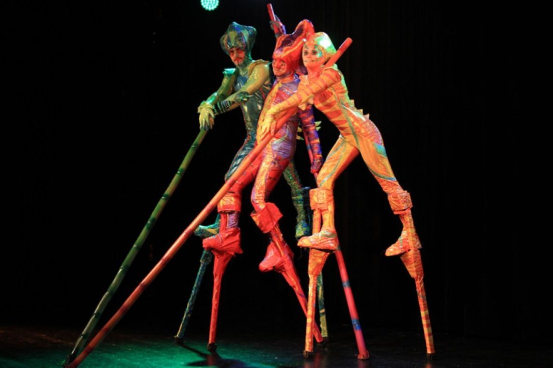 ZEBRA STELZENTHEATER