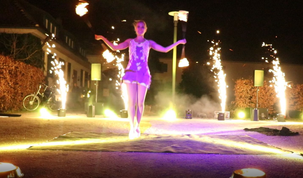 DANCE WITH FIRE Feuertanz und LED-Performances