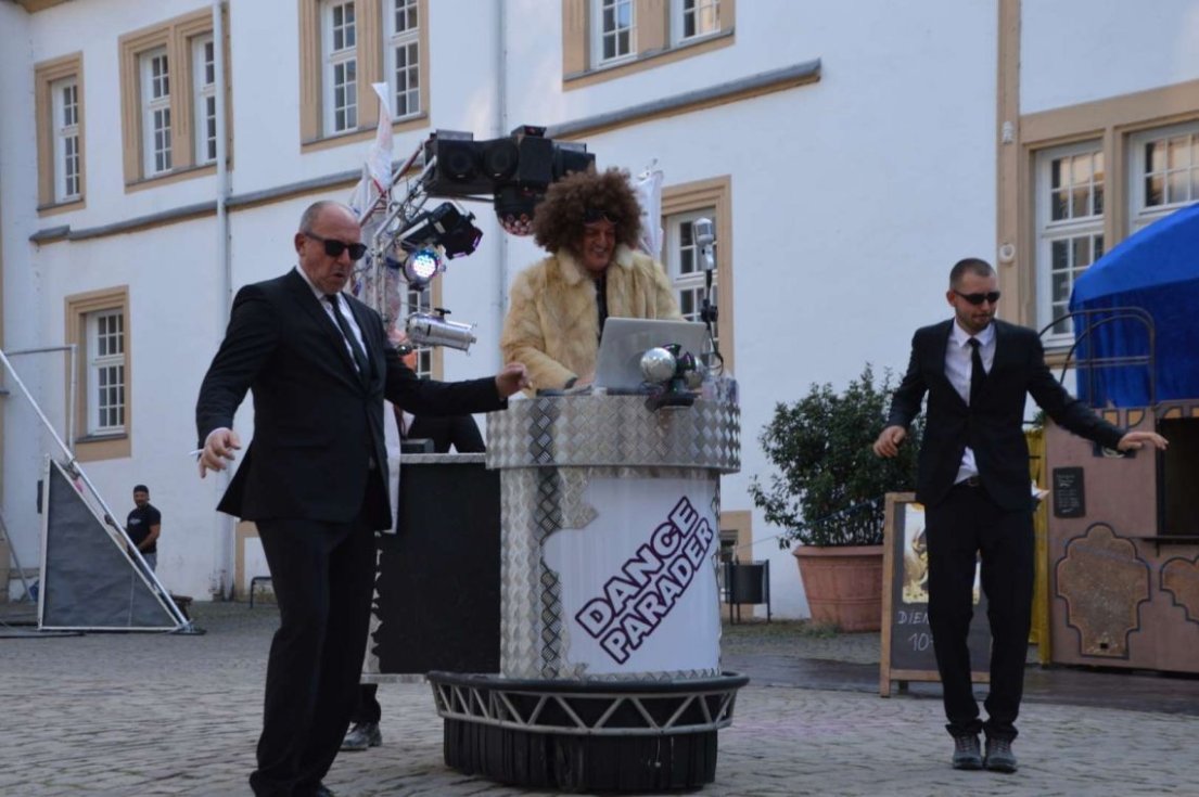 Dance Parader The worlds smallest mobile Disco