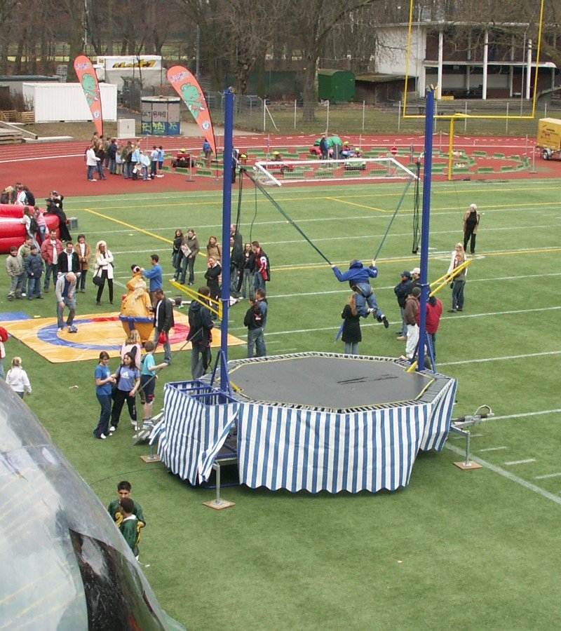 Bungee Trampolin 1er Anlage (inkl. 1 Betreuer)